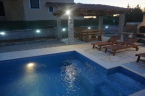 Kroatien, Insel Krk - Villa mit Schwimmbad